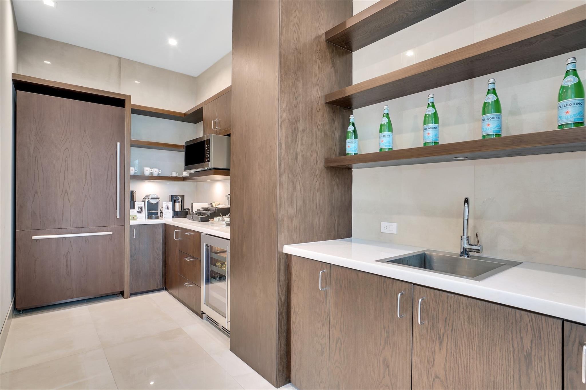 435 Bayshore Dr #702 Fort Lauderdale, FL 33304