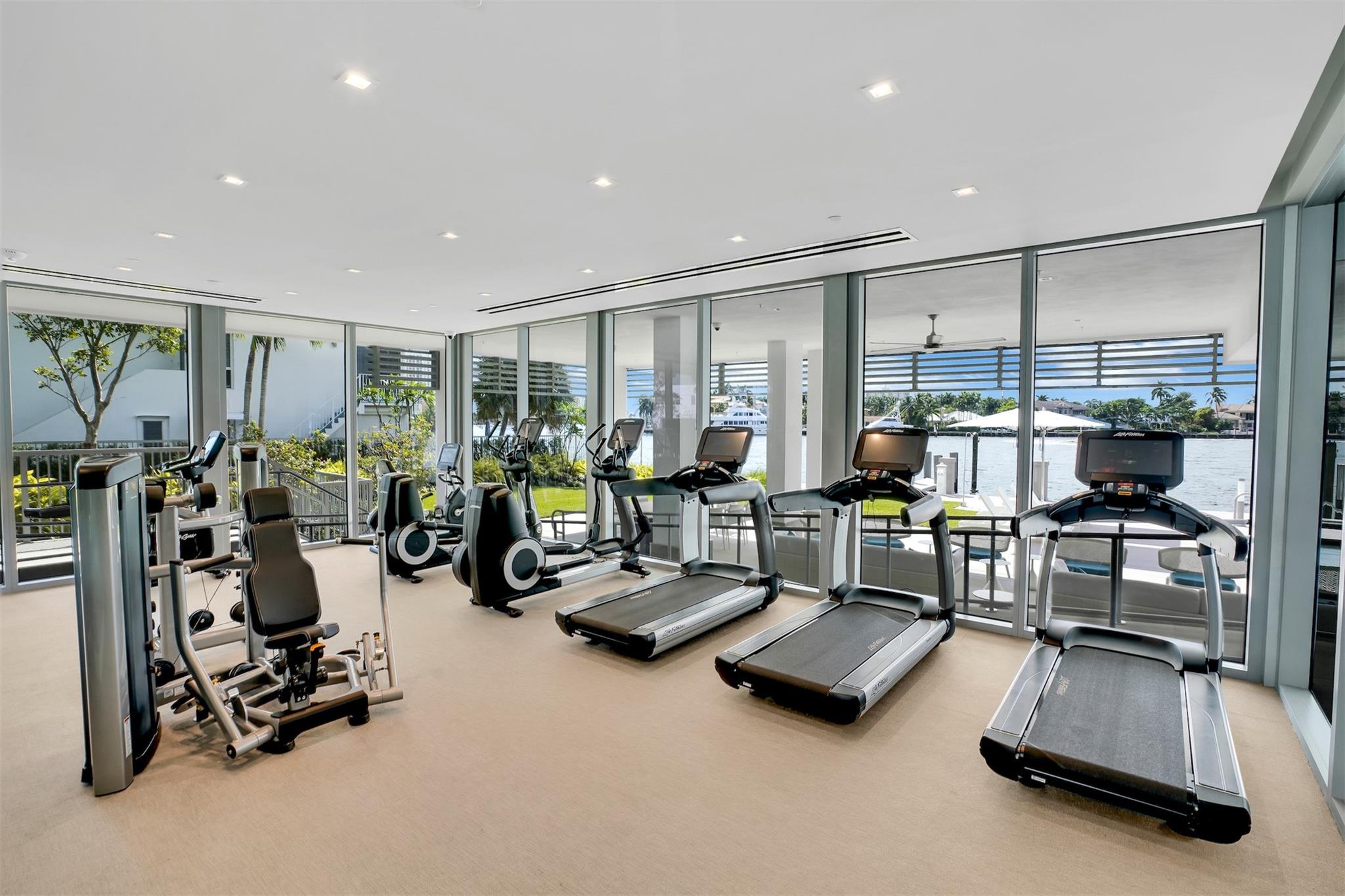 435 Bayshore Dr #702 Fort Lauderdale, FL 33304