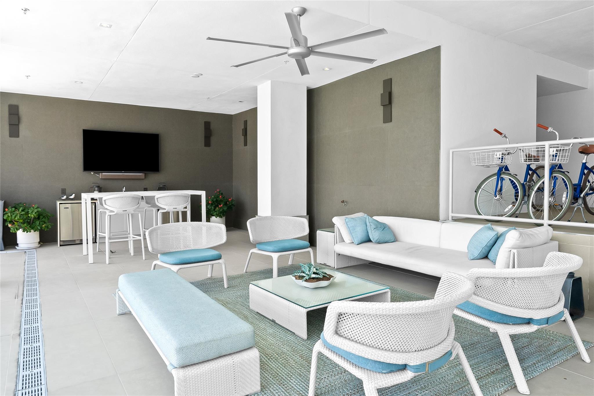 435 Bayshore Dr #702 Fort Lauderdale, FL 33304