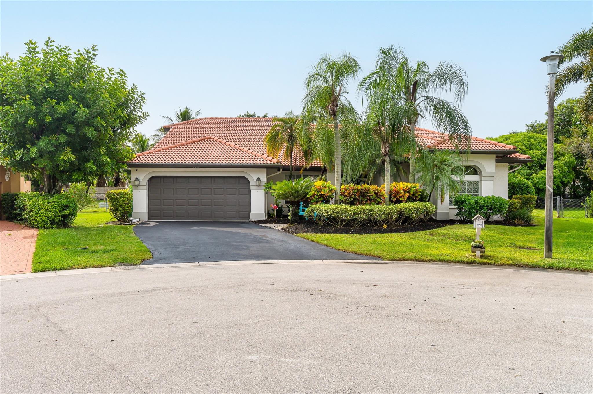 9500 NW 49th Ct