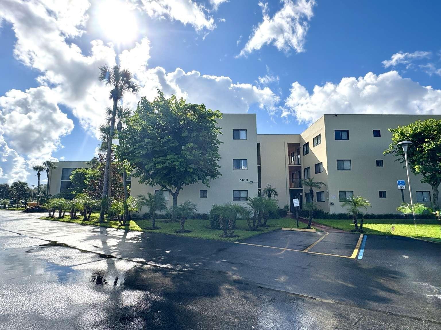 5160 Las Verdes Cir #324