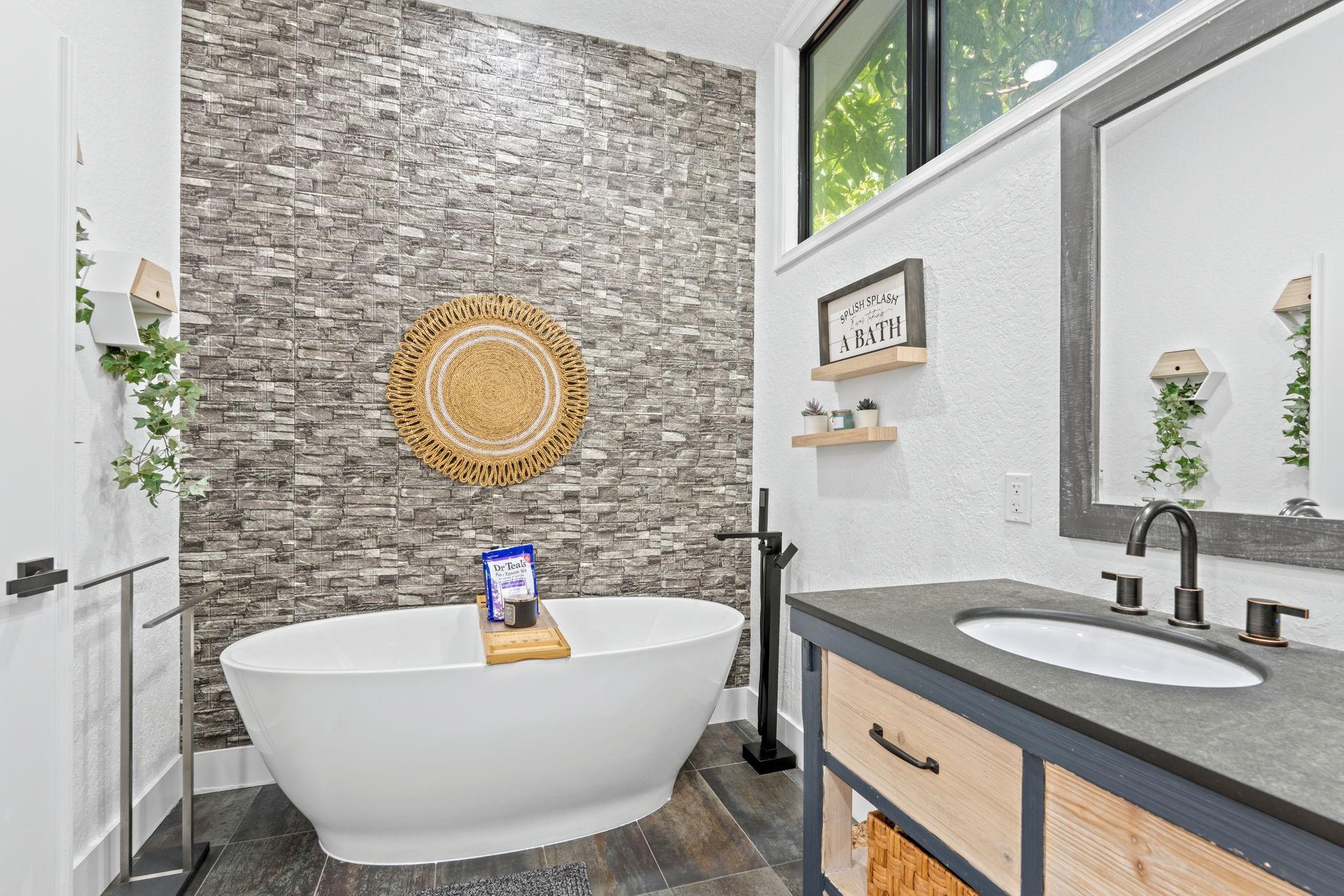 2878 NE 26th St Fort Lauderdale, FL 33305