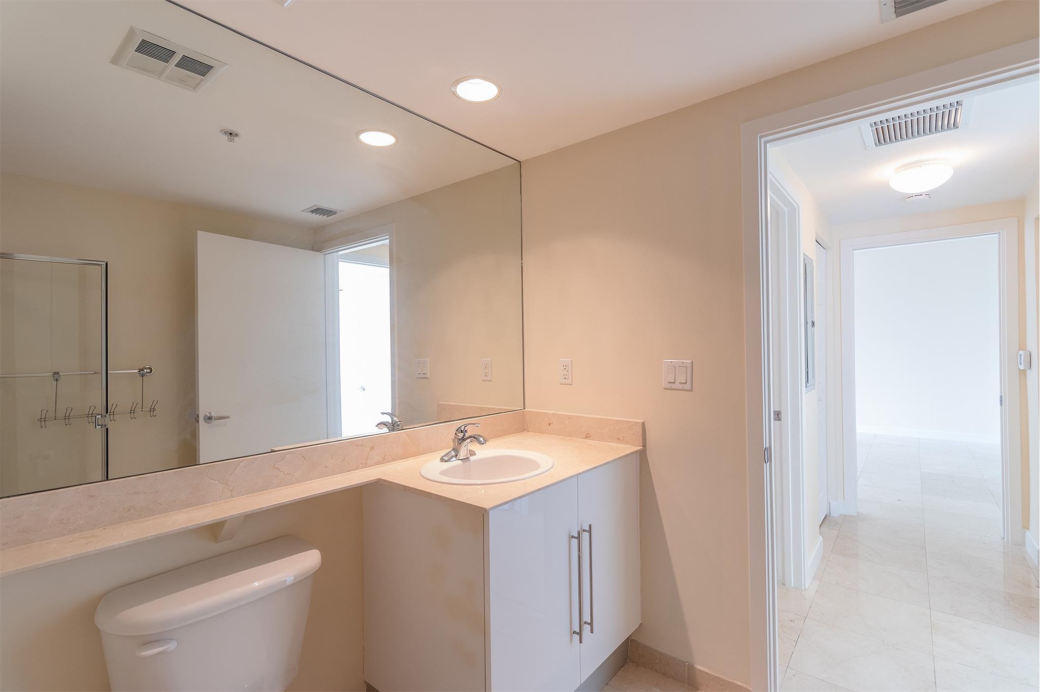 image One Miami East Condo17