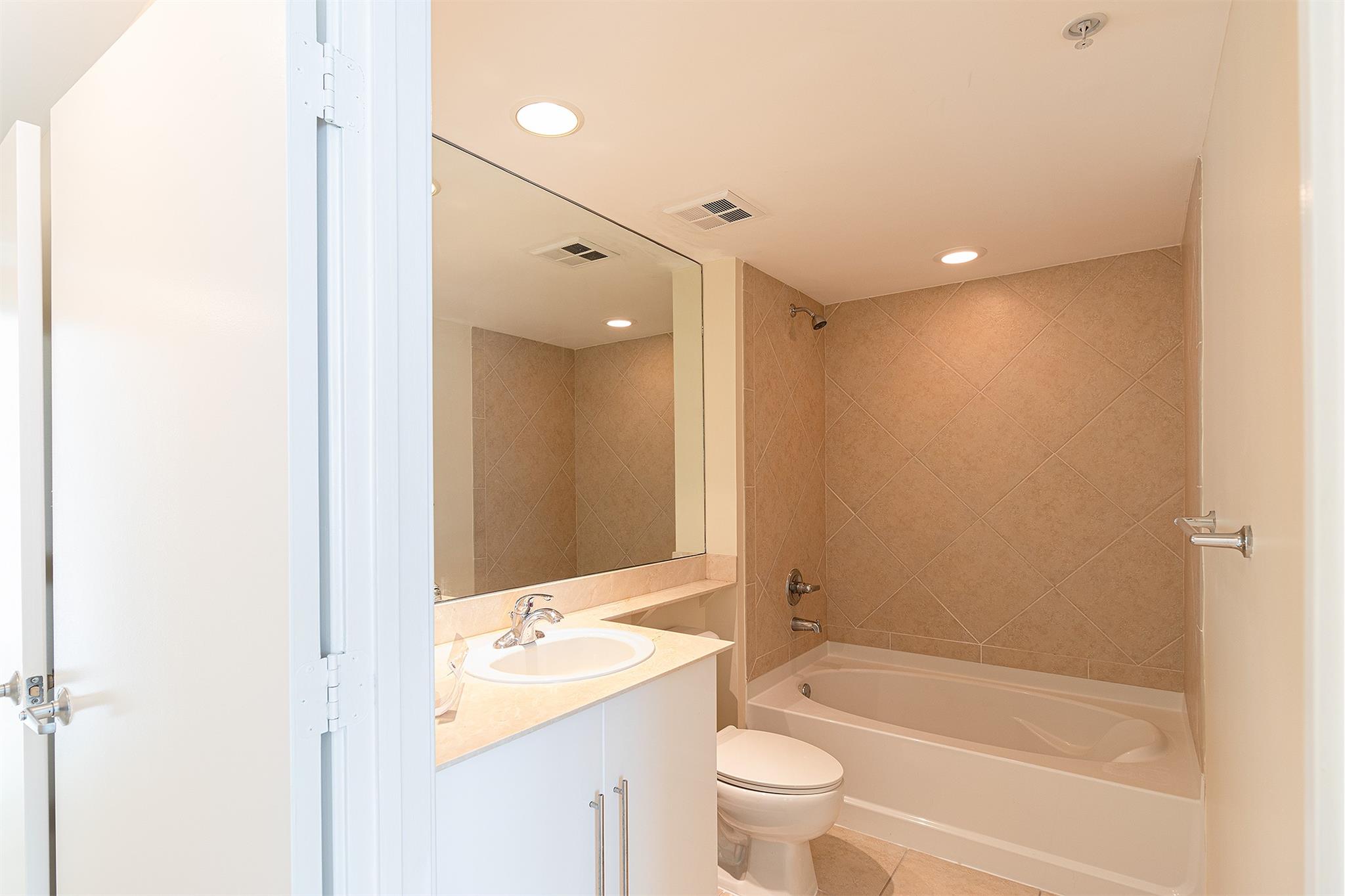 image One Miami East Condo25