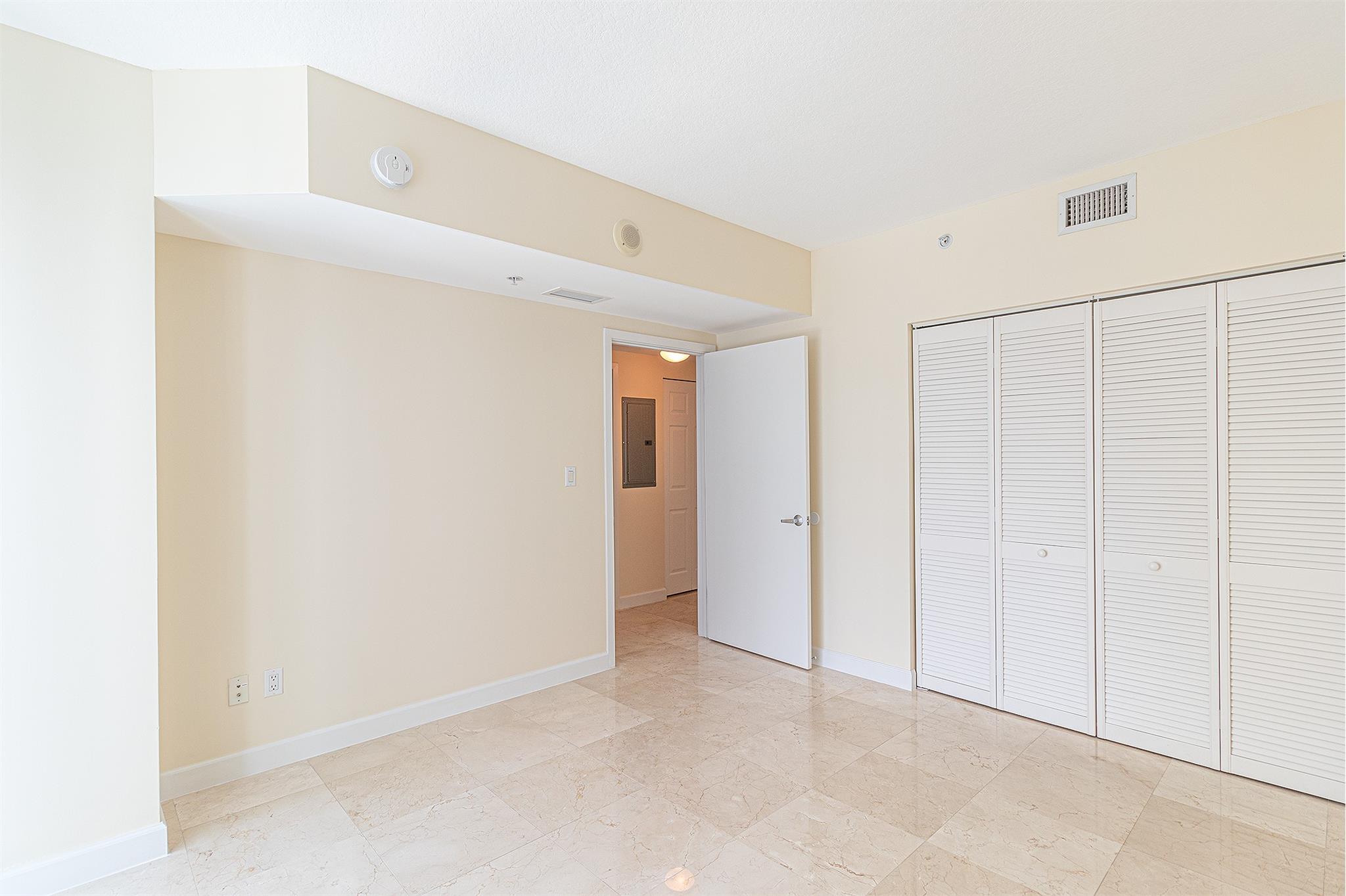 image One Miami East Condo38