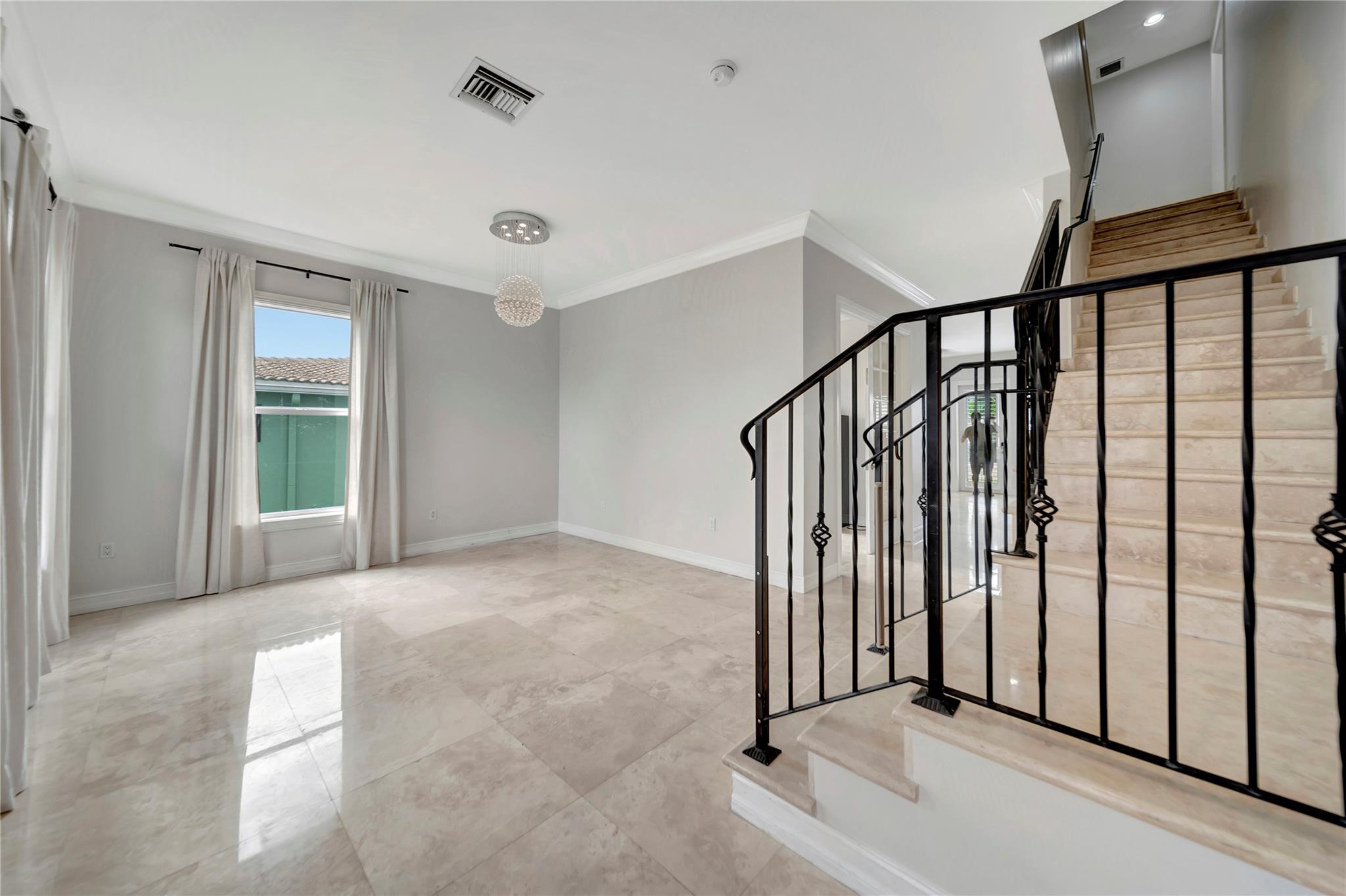 909 Mango Isle Fort Lauderdale, FL 33315