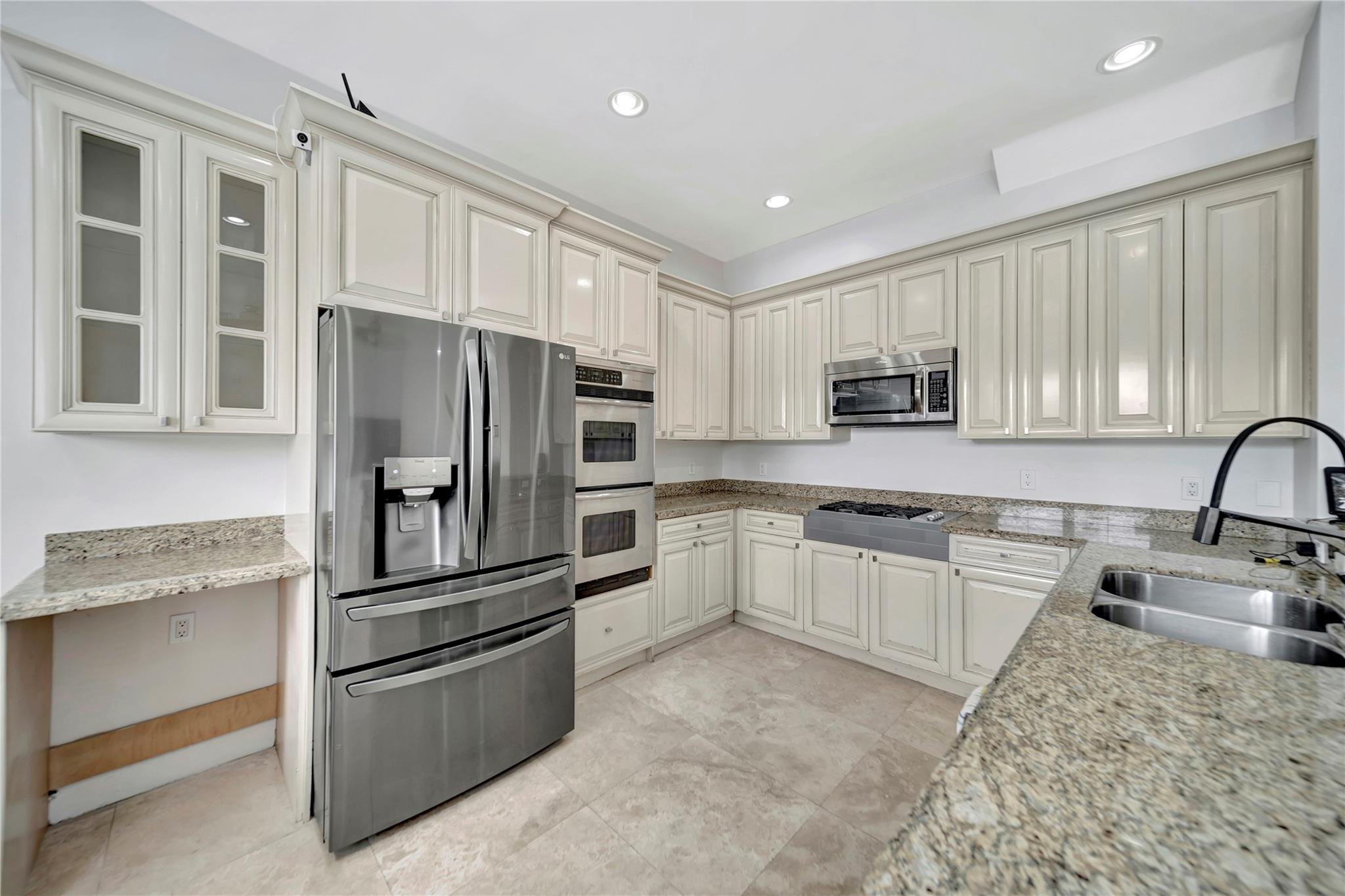 909 Mango Isle Fort Lauderdale, FL 33315