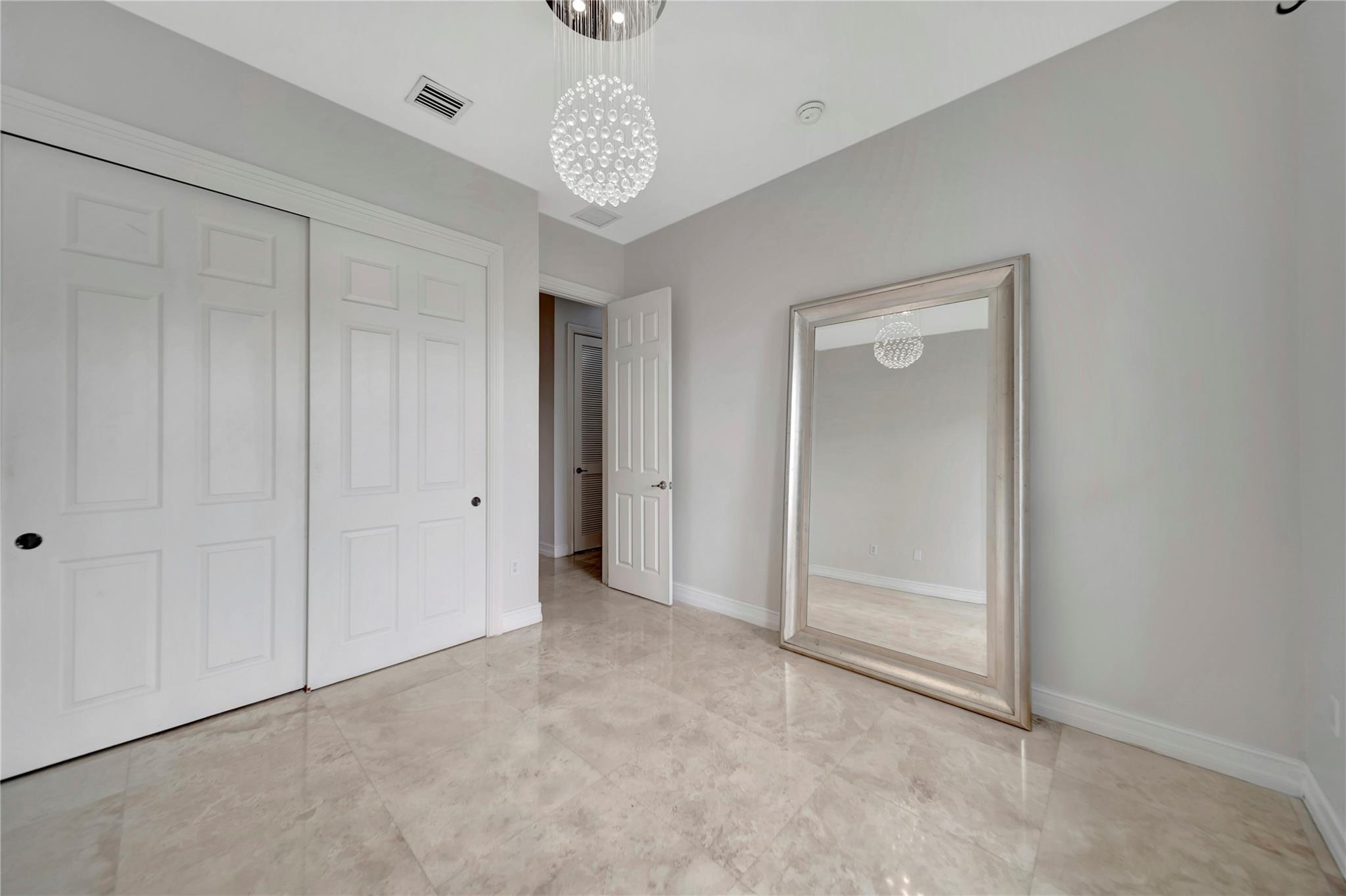 909 Mango Isle Fort Lauderdale, FL 33315