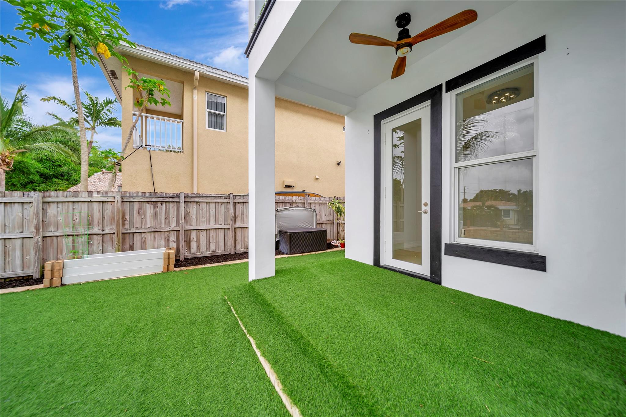 909 Mango Isle Fort Lauderdale, FL 33315