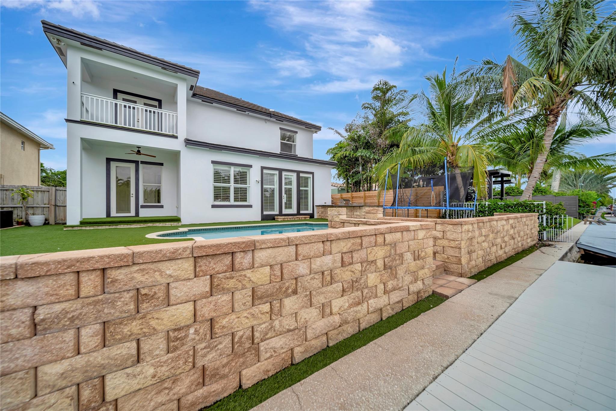 909 Mango Isle Fort Lauderdale, FL 33315