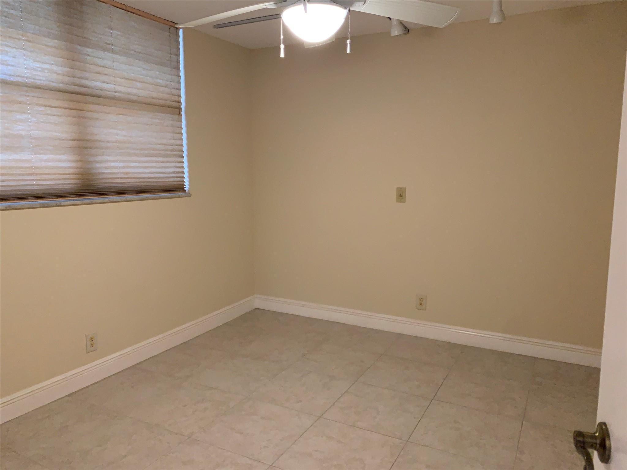 9460 Poinciana Pl #203 Davie, FL 33324