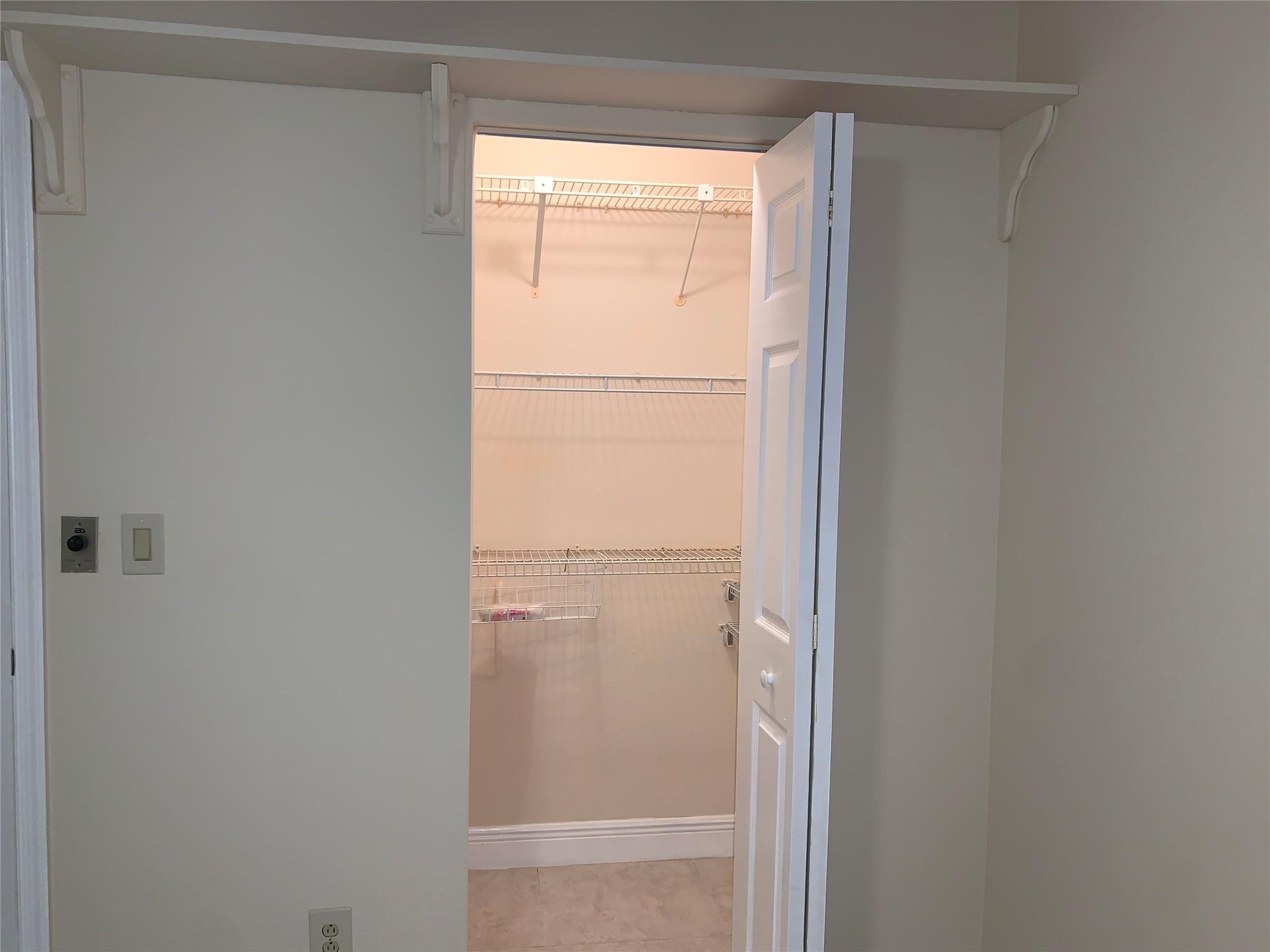 9460 Poinciana Pl #203 Davie, FL 33324