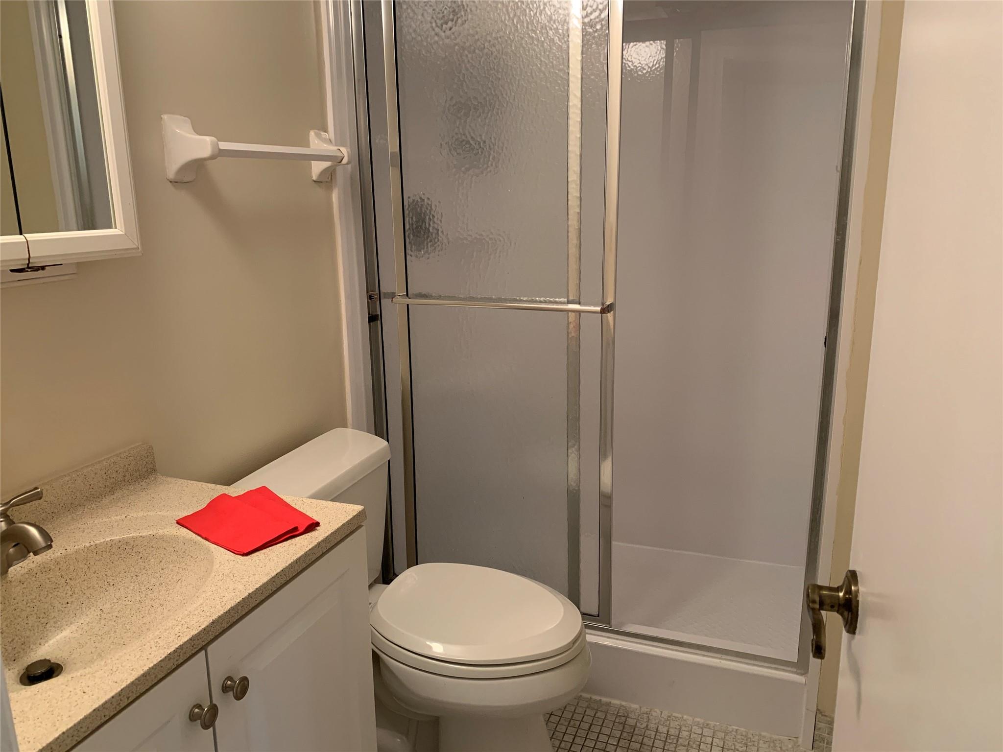 9460 Poinciana Pl #203 Davie, FL 33324