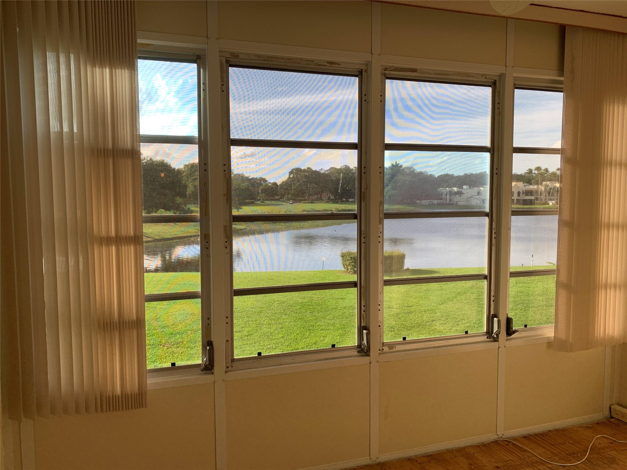 9460 Poinciana Pl #203 Davie, FL 33324