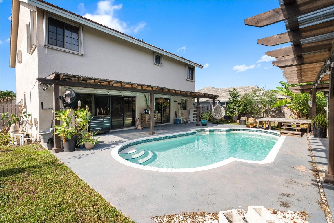 520 Sumter Ave Davie, FL 33325