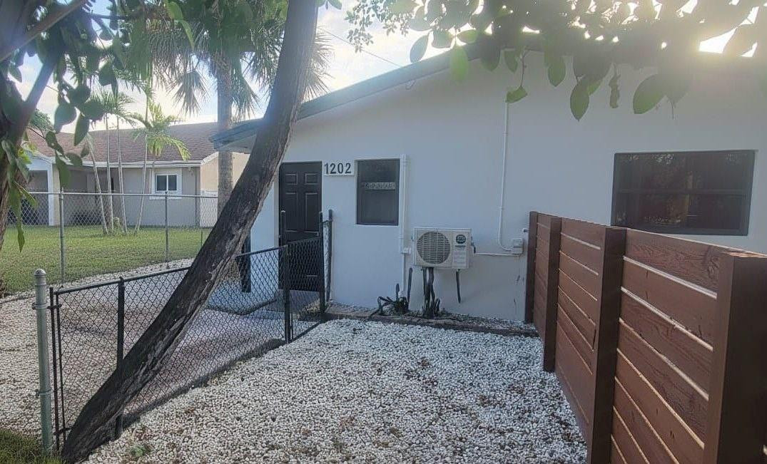 1202 NE 3rd Fort Lauderdale, FL 33304