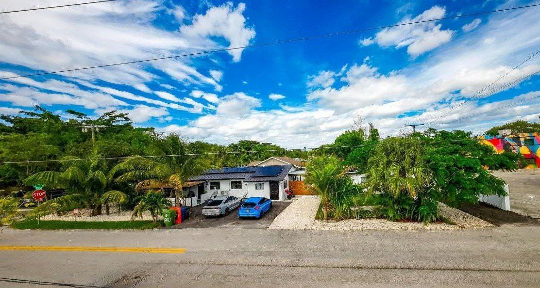 1202 NE 3rd Fort Lauderdale, FL 33304