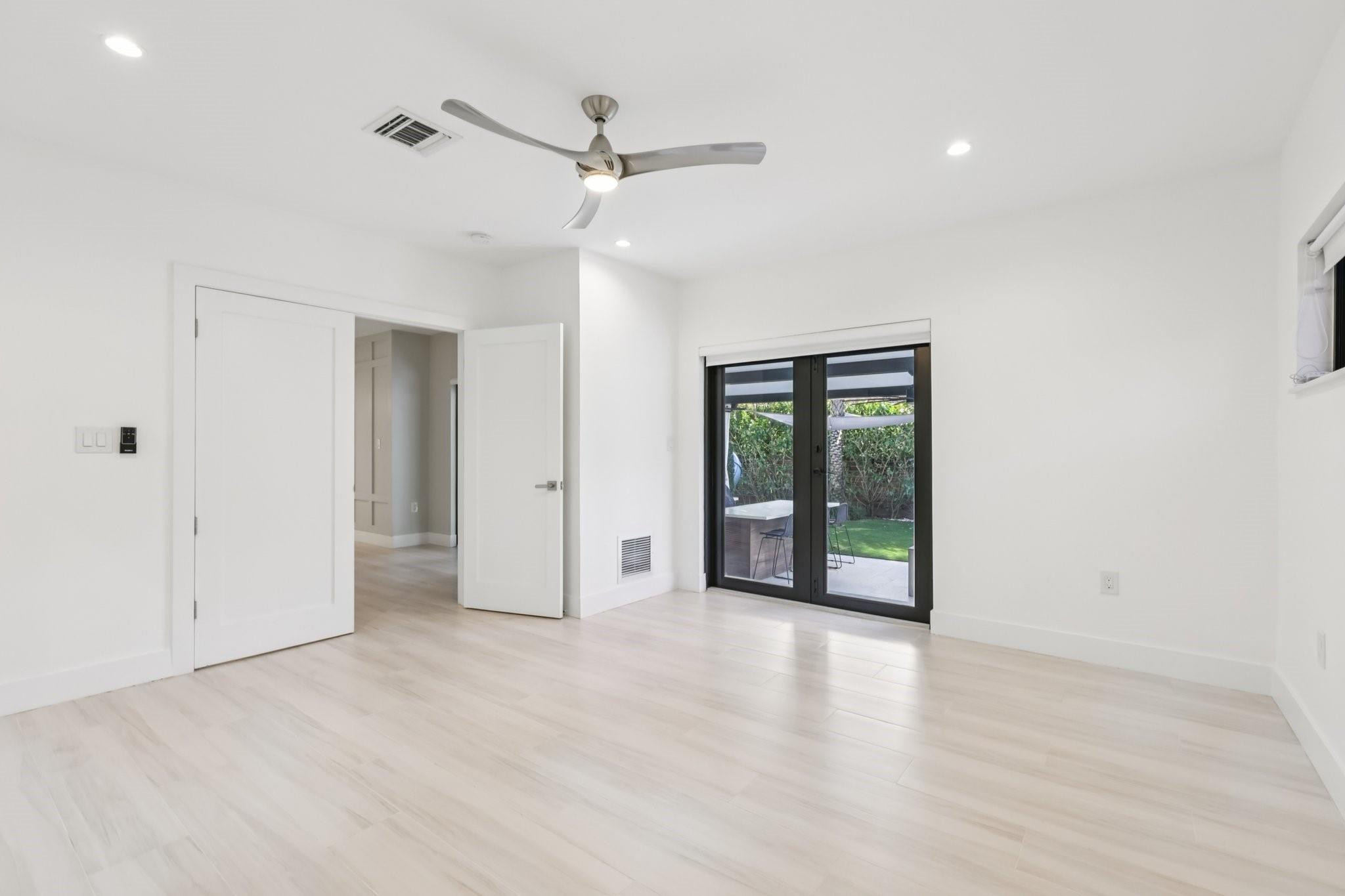 1660 SW 32nd Miami, FL 33145