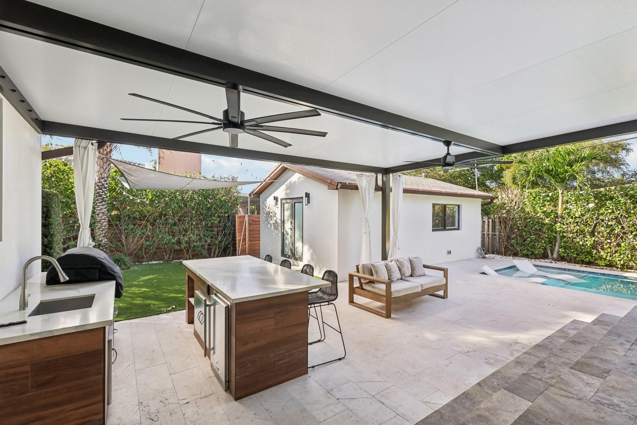 1660 SW 32nd Miami, FL 33145