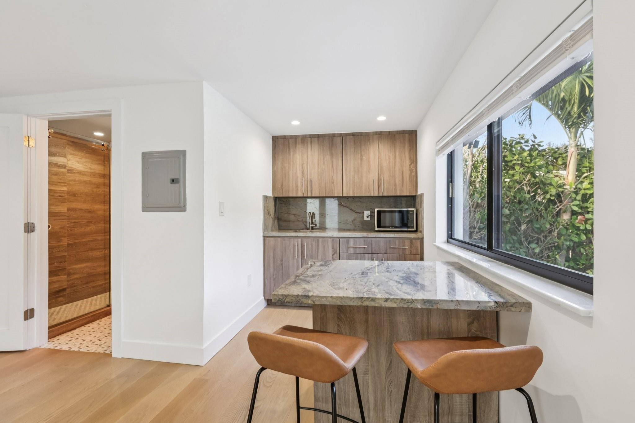 1660 SW 32nd Miami, FL 33145