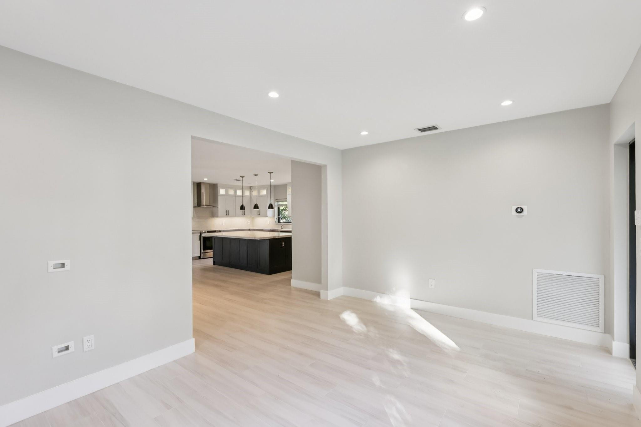 1660 SW 32nd Miami, FL 33145