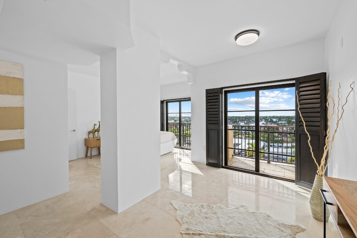 2401 N Ocean #702 Fort Lauderdale, FL 33305