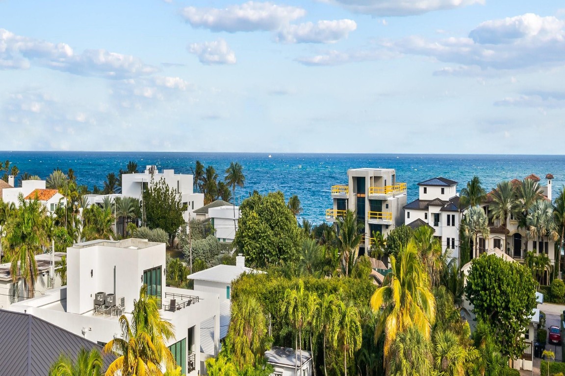 2401 N Ocean #702 Fort Lauderdale, FL 33305
