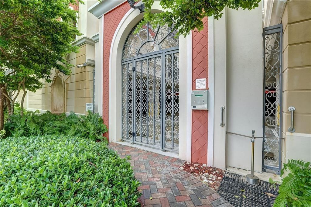 2401 N Ocean #702 Fort Lauderdale, FL 33305