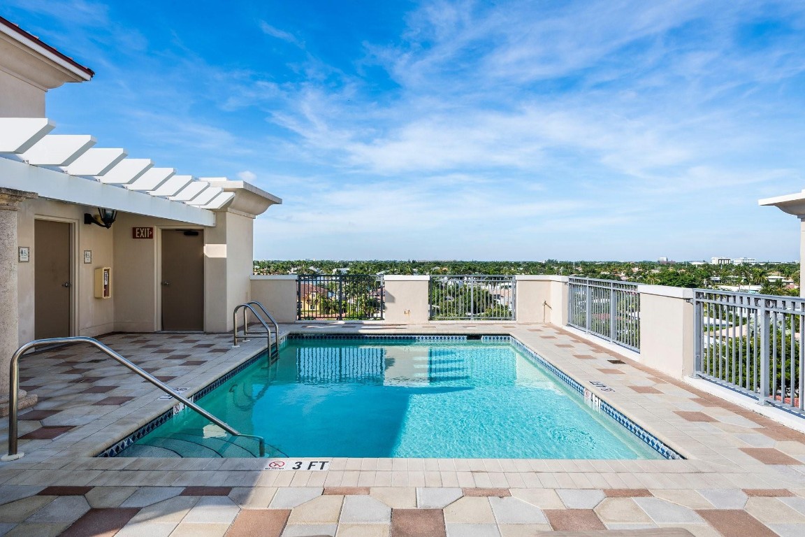 2401 N Ocean #702 Fort Lauderdale, FL 33305