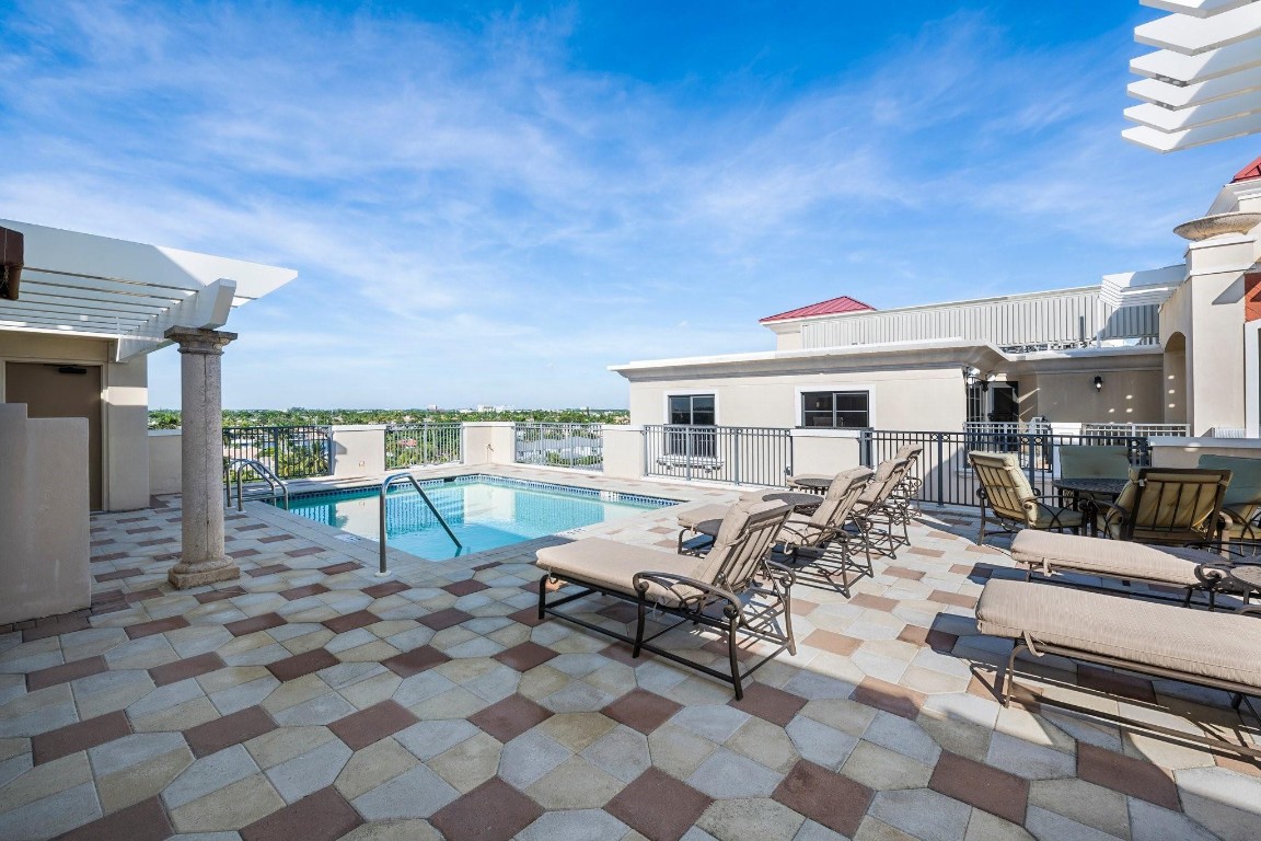 2401 N Ocean #702 Fort Lauderdale, FL 33305