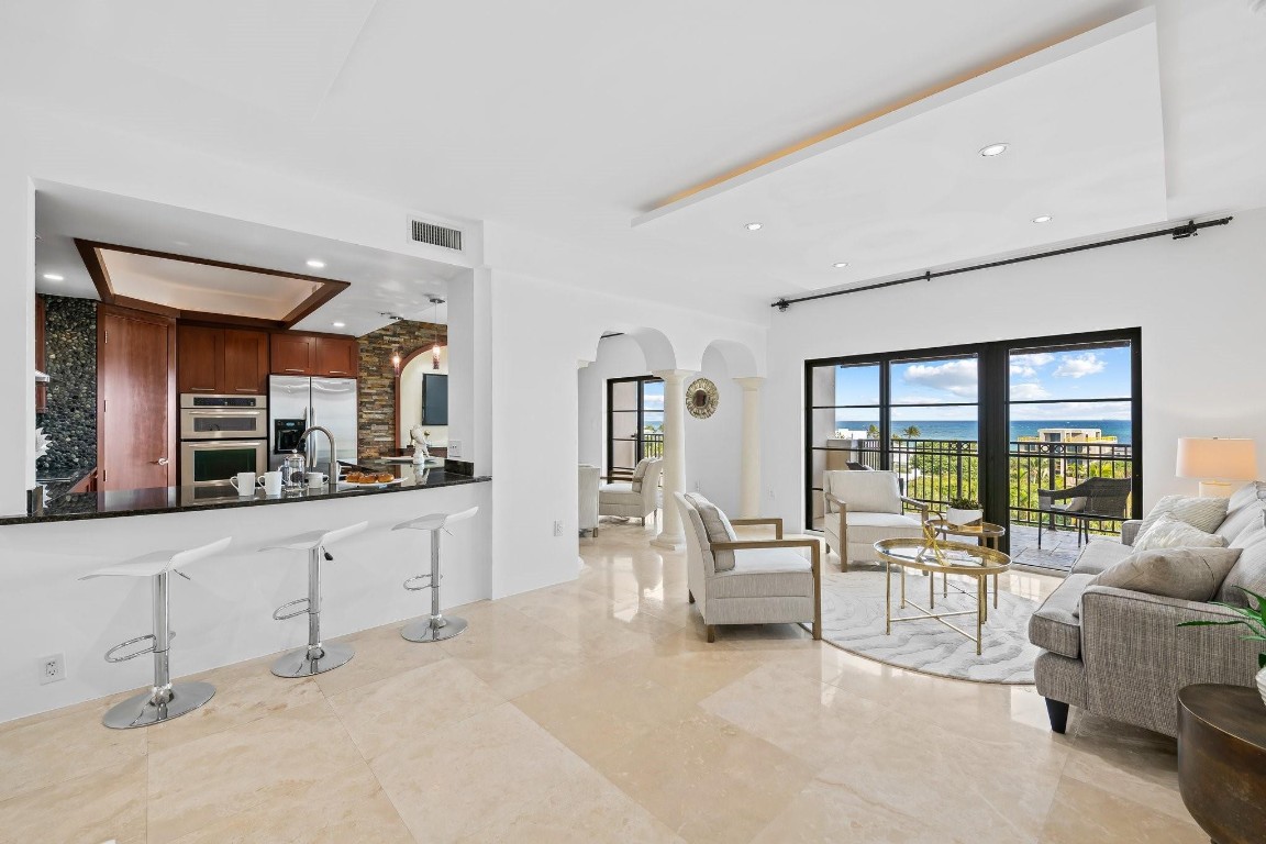 2401 N Ocean #702 Fort Lauderdale, FL 33305