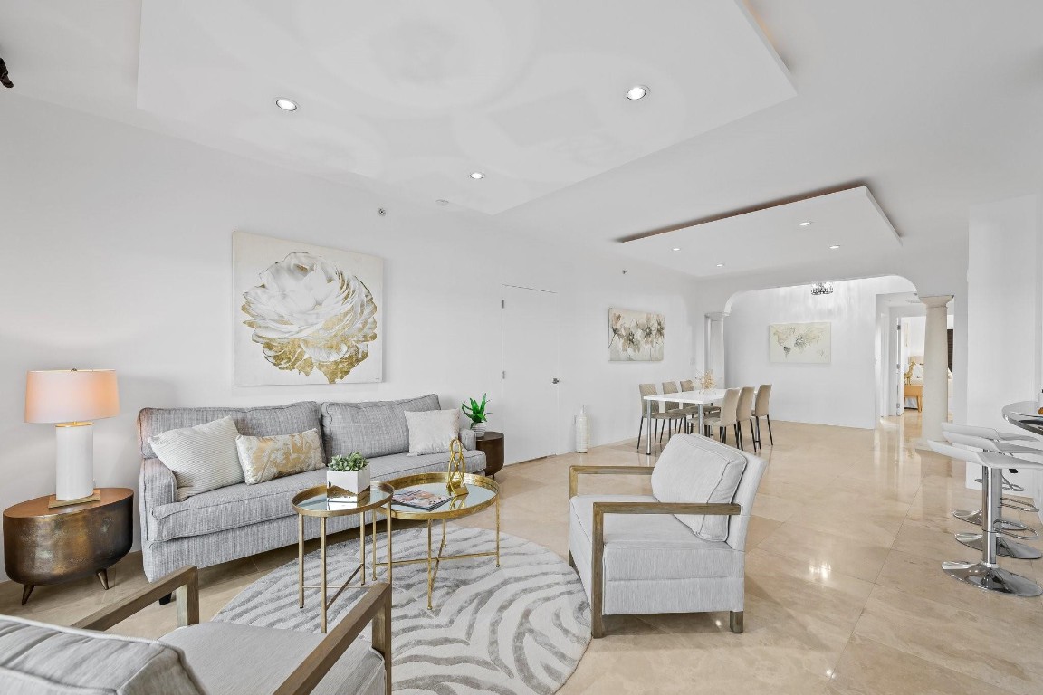 2401 N Ocean #702 Fort Lauderdale, FL 33305