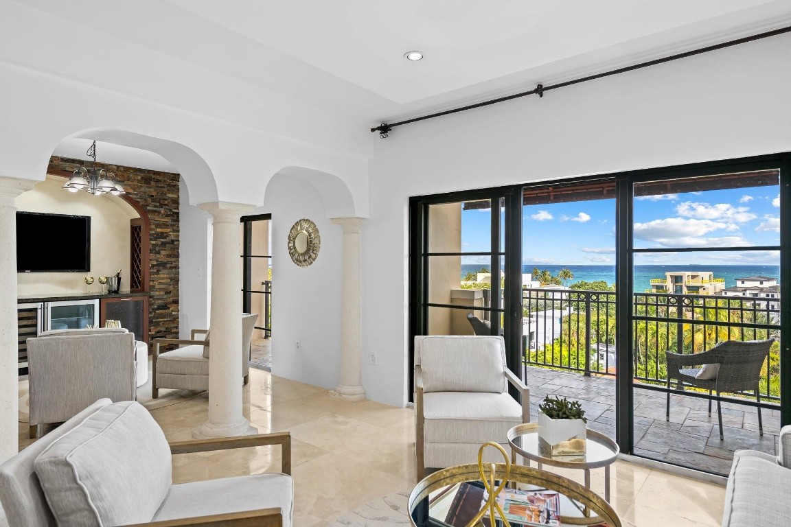 2401 N Ocean #702 Fort Lauderdale, FL 33305