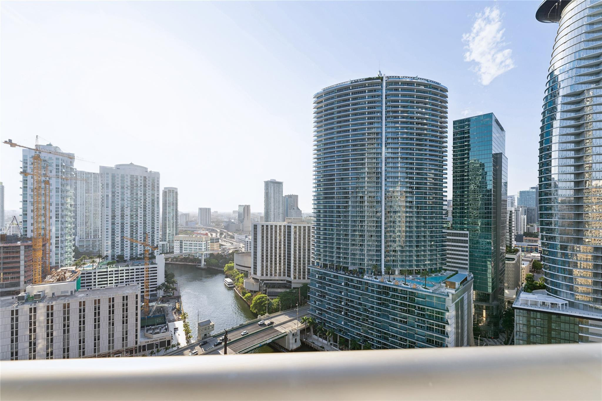 image Icon Brickell I28