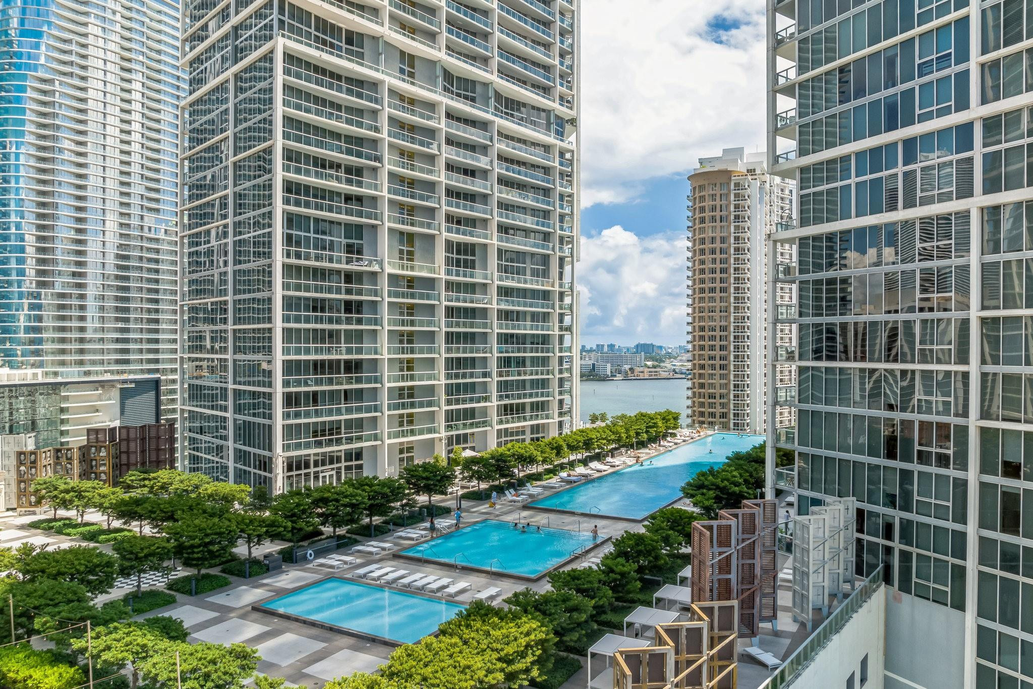 image Icon Brickell I32