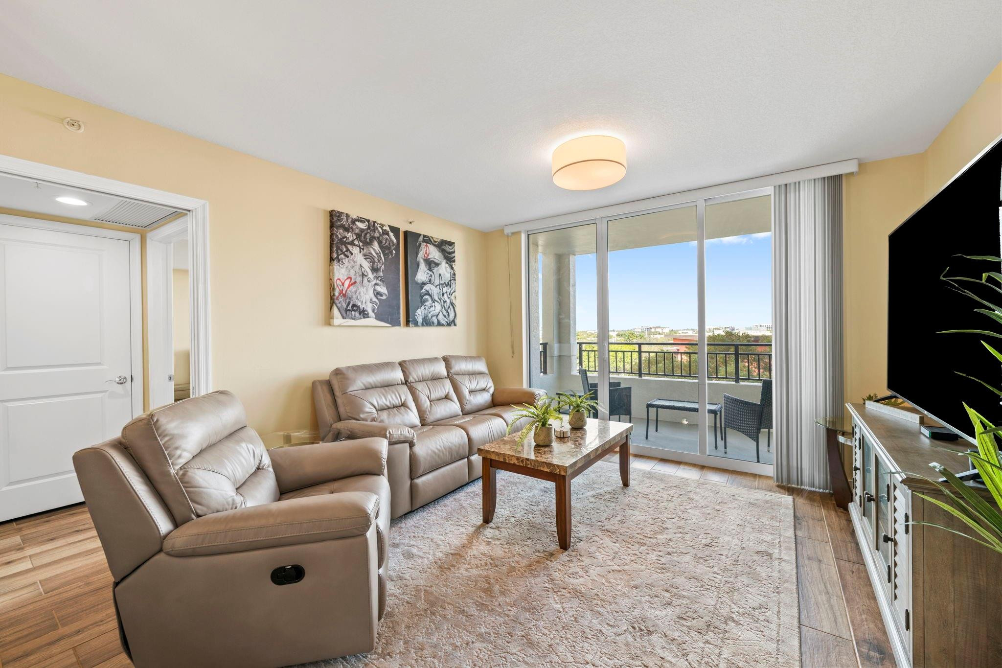 610 W Las Olas #514 Fort Lauderdale, FL 33312