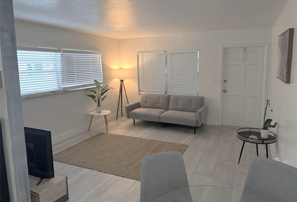 1638 Plunkett #4 Hollywood, FL 33020