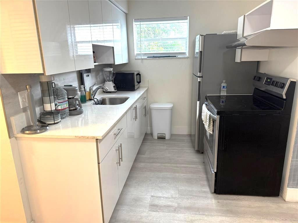 1638 Plunkett #4 Hollywood, FL 33020