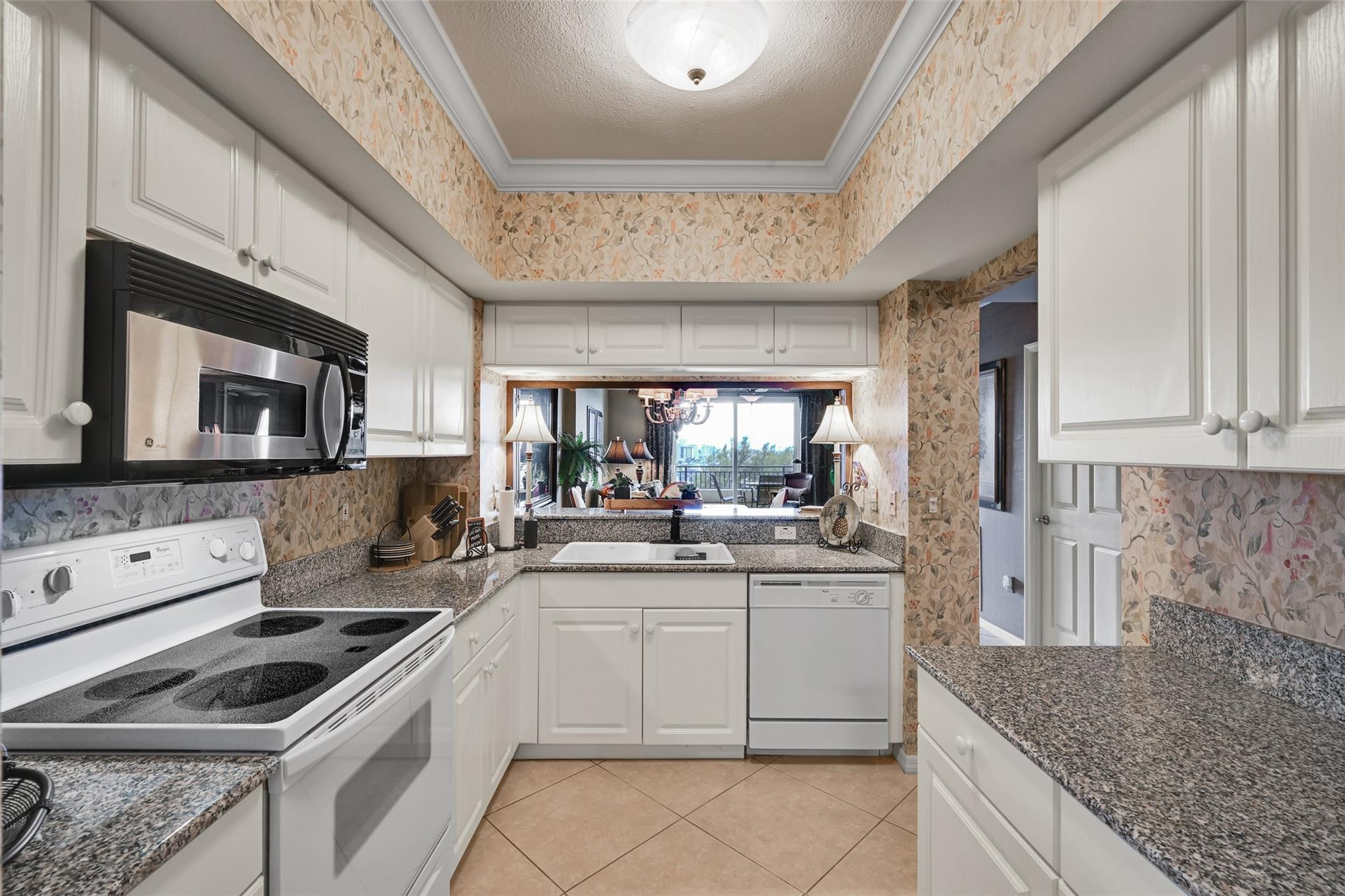 2880 NE 14th St #710 Pompano Beach, FL 33062