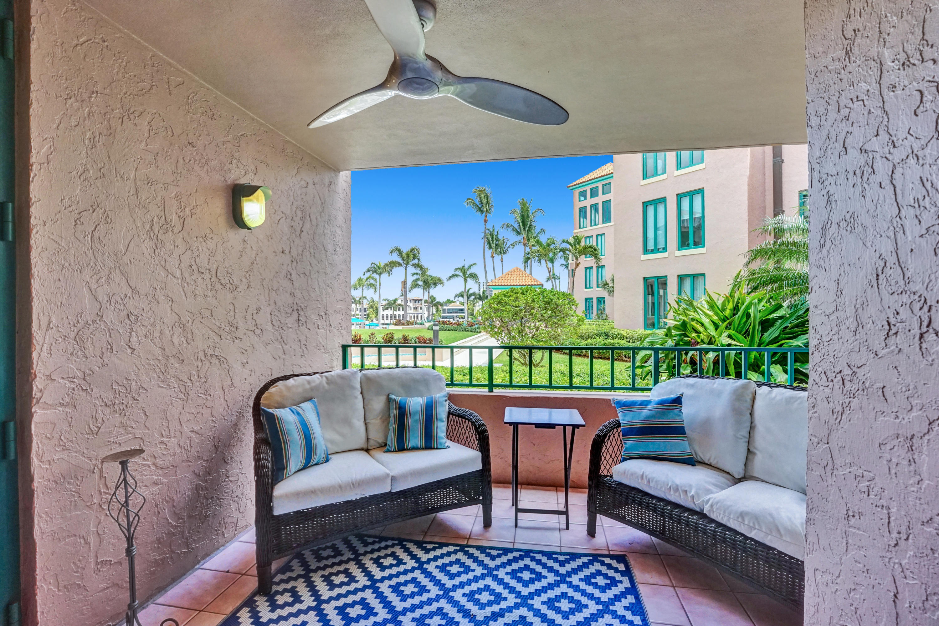 140 SE 5th Ave #241