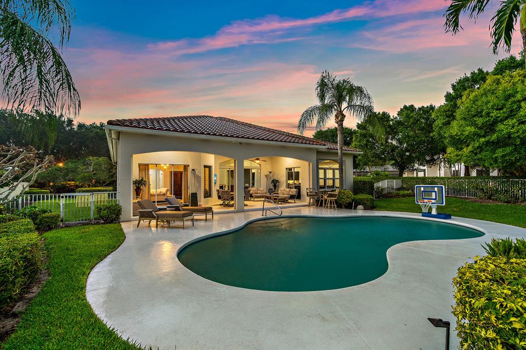 210 Regatta Dr