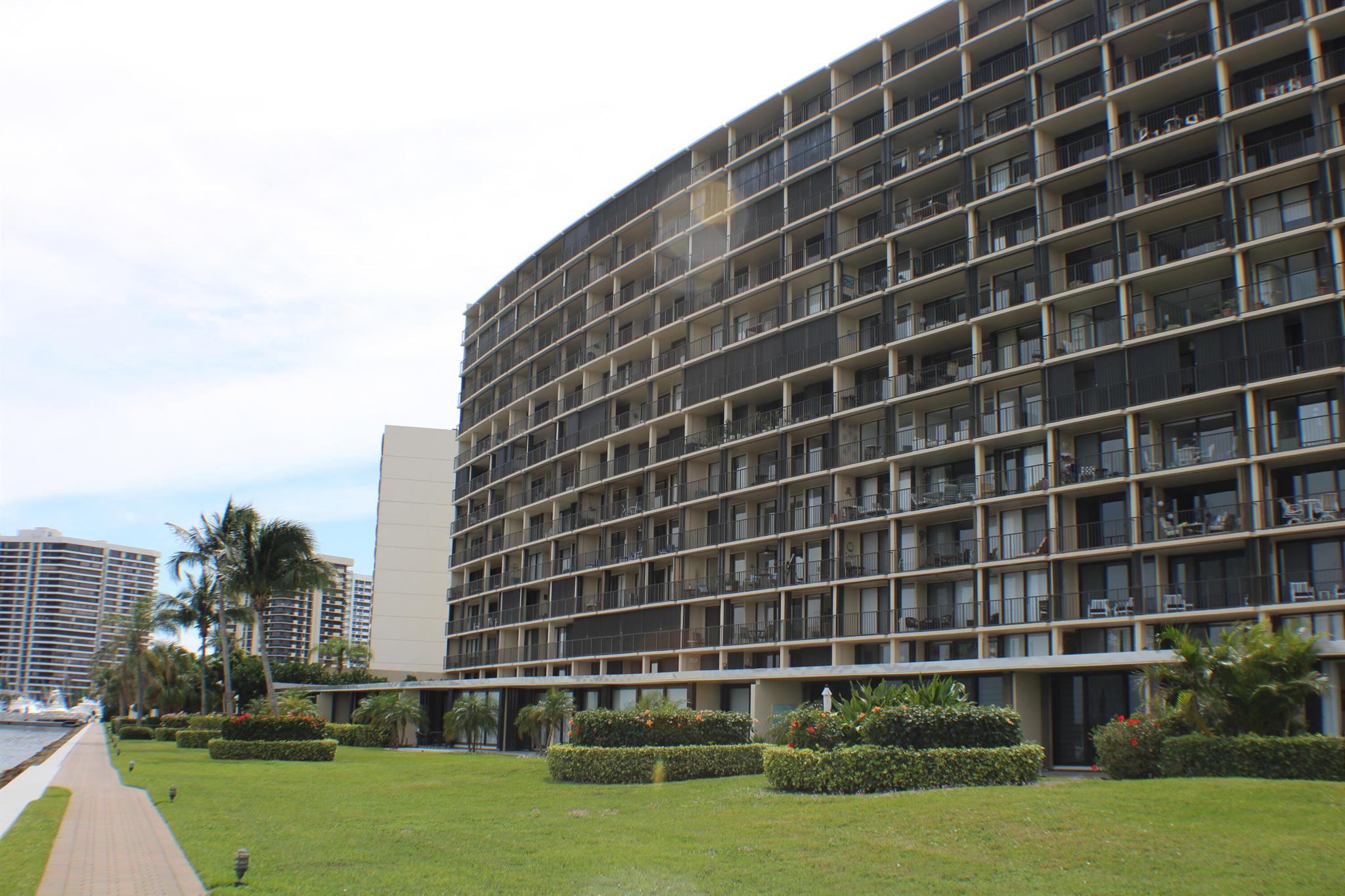 132 Lakeshore Dr #718,North Palm Beach, FL 33408