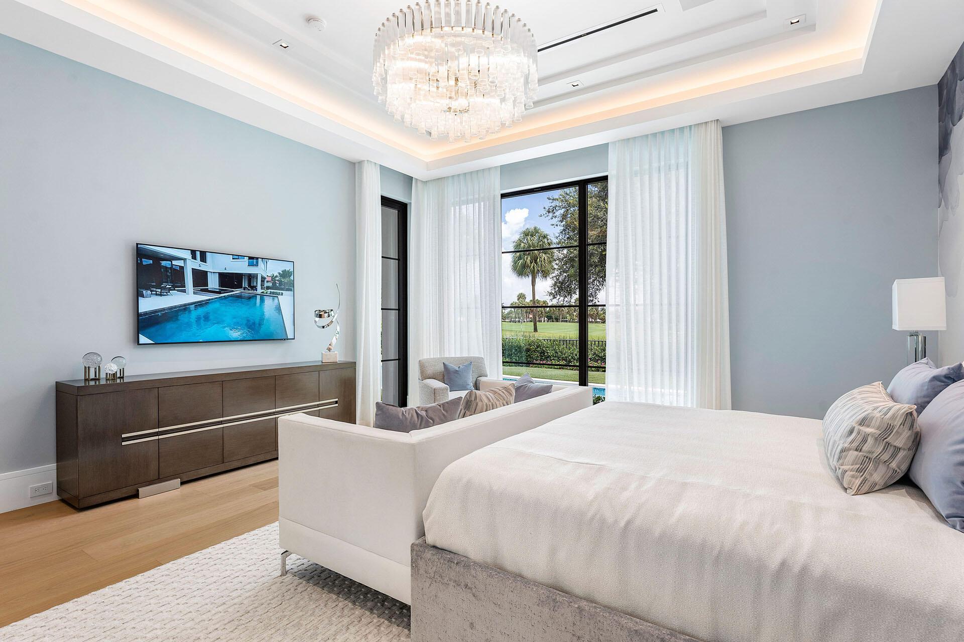 471 Royal Palm Way Boca Raton, FL 33432