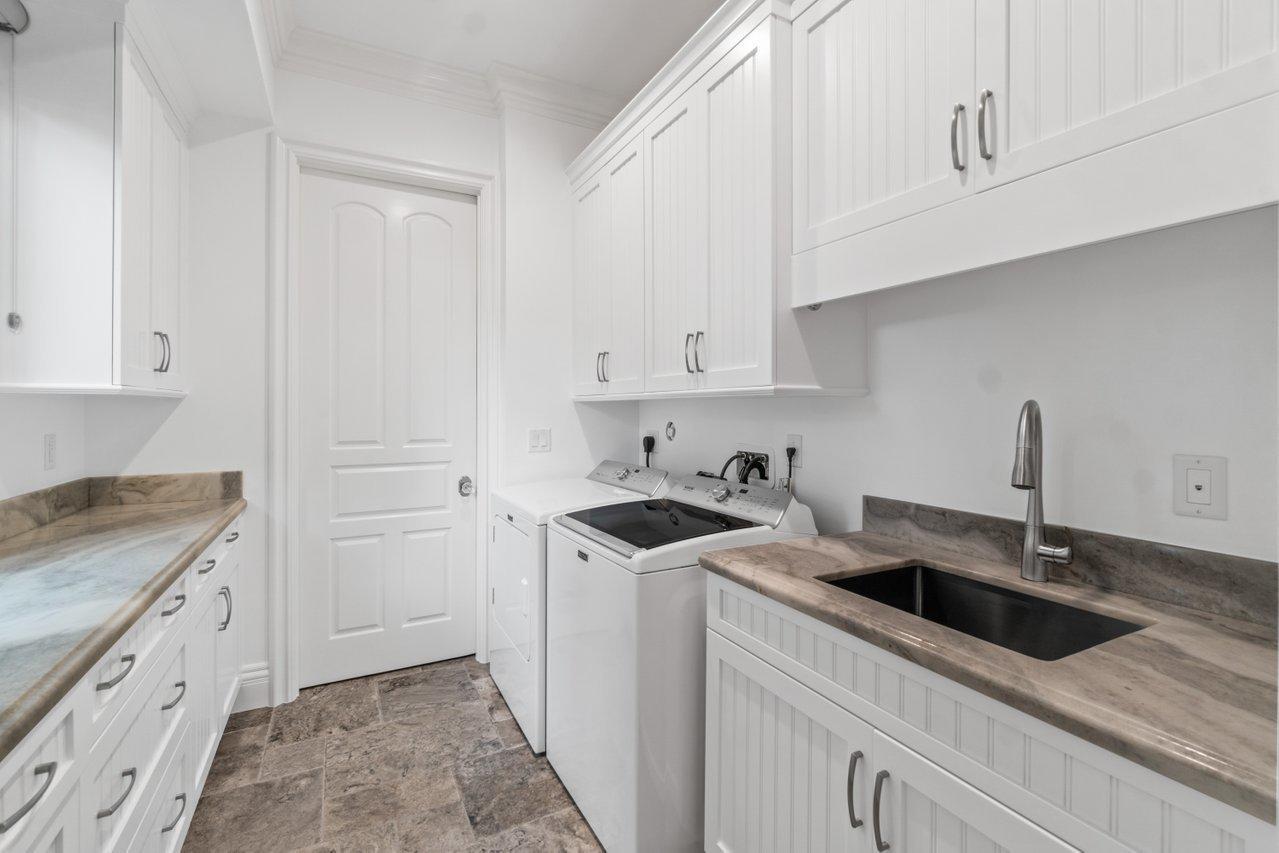 1904 SE Sailfish Pt Blvd Stuart, FL 34996 1904 SE Sailfish Pt Blvd Stuart, FL 34996