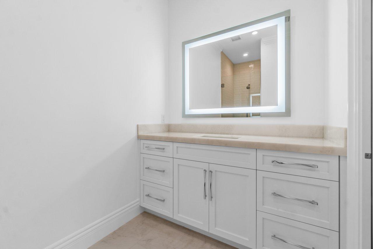 1904 SE Sailfish Pt Blvd Stuart, FL 34996 1904 SE Sailfish Pt Blvd Stuart, FL 34996