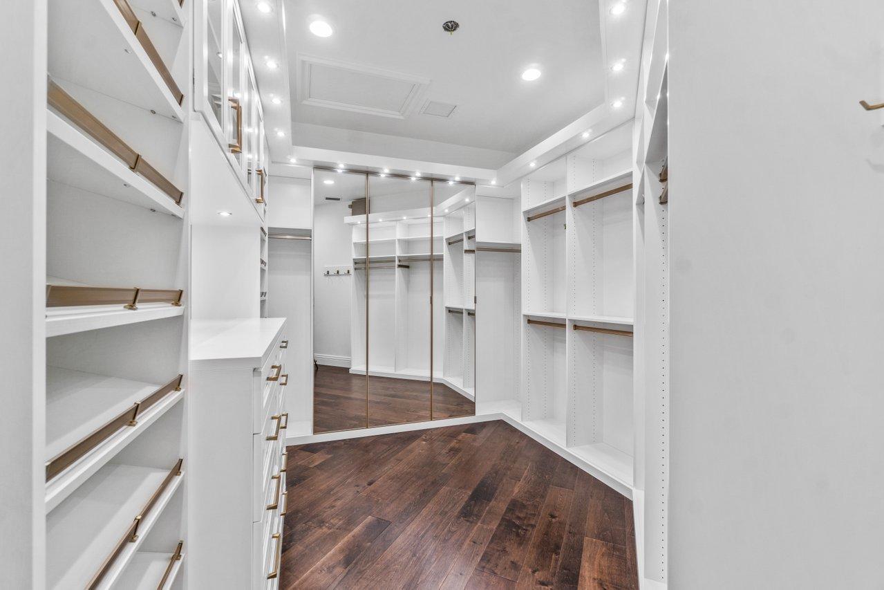 1904 SE Sailfish Pt Blvd Stuart, FL 34996 1904 SE Sailfish Pt Blvd Stuart, FL 34996