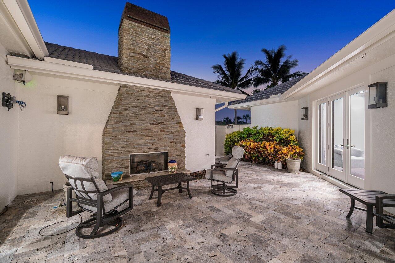1904 SE Sailfish Pt Blvd Stuart, FL 34996 1904 SE Sailfish Pt Blvd Stuart, FL 34996