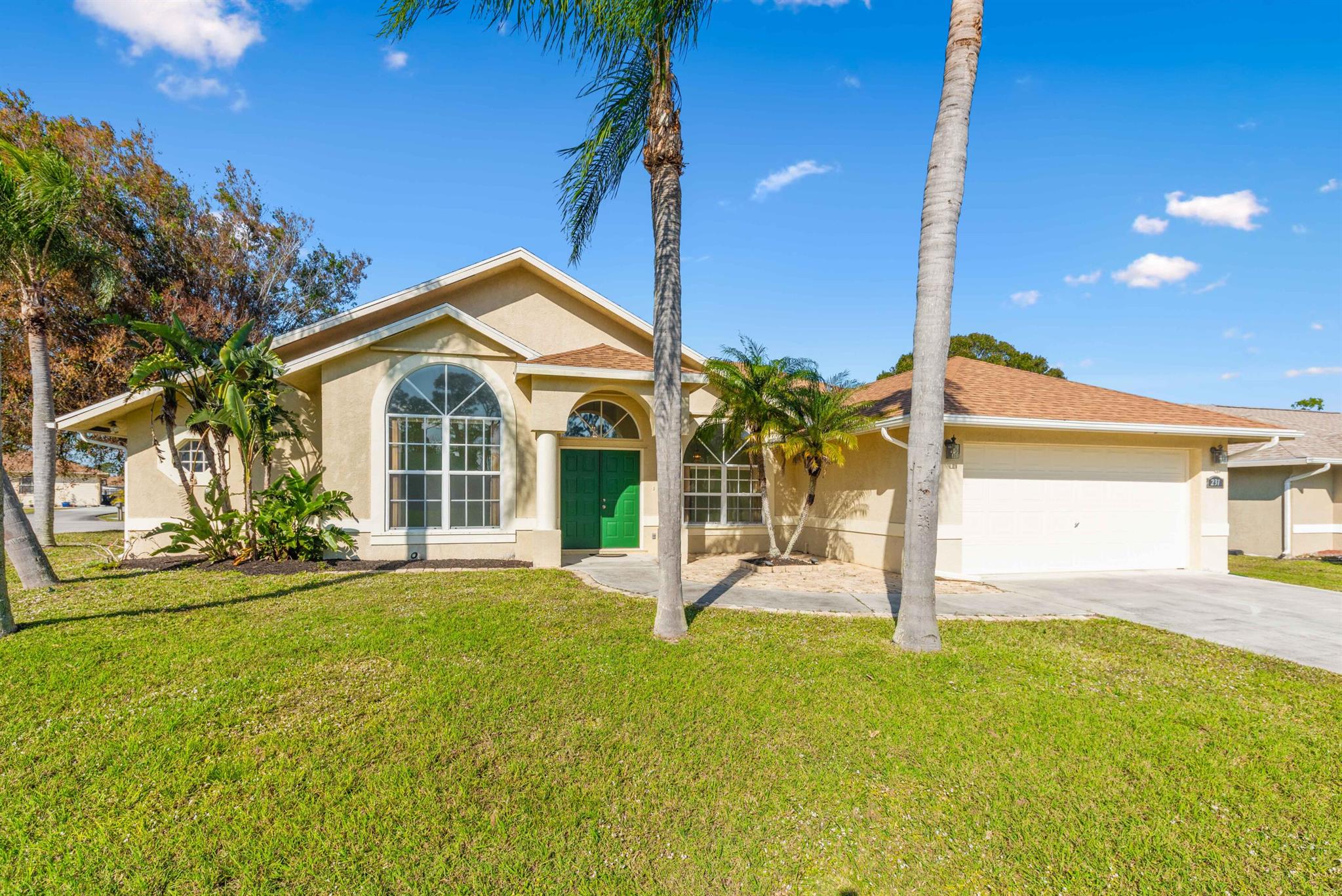 231 SE Crosspoint Dr