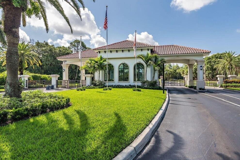 1648 Cypress Row Dr West Palm Beach, FL 33411 1648 Cypress Row Dr West Palm Beach, FL 33411