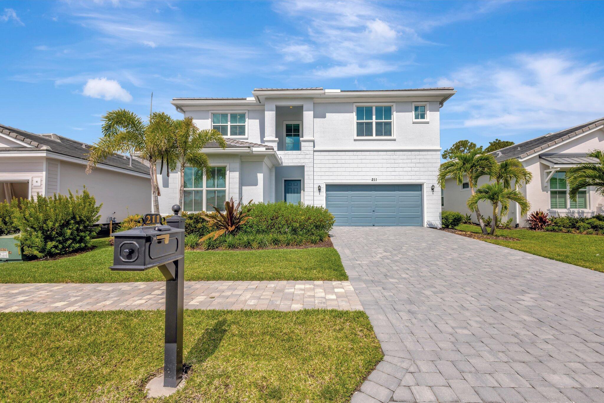 211 SE Calmo Cir,Port St Lucie, FL 34984